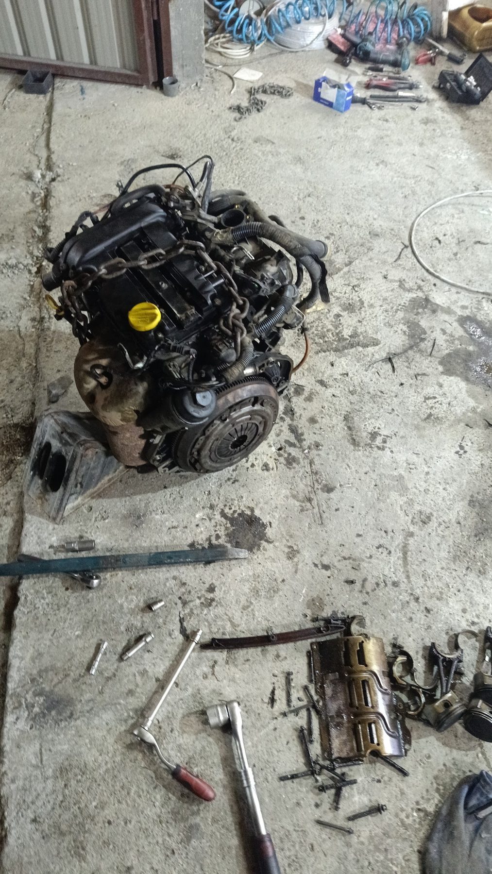 Skinut motor